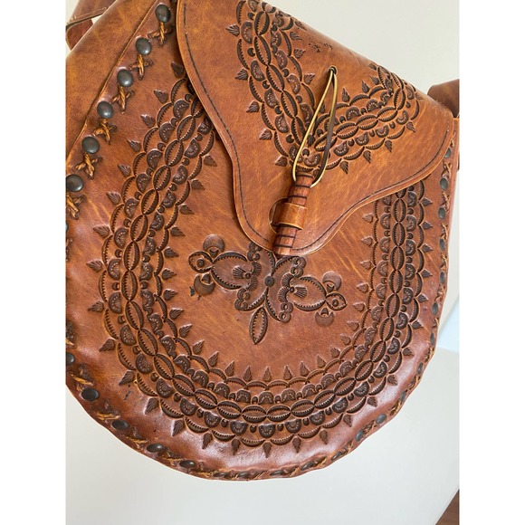 Unbranded Handbags - Women's Brown Faux Leather Tooled Shoulder Handbag